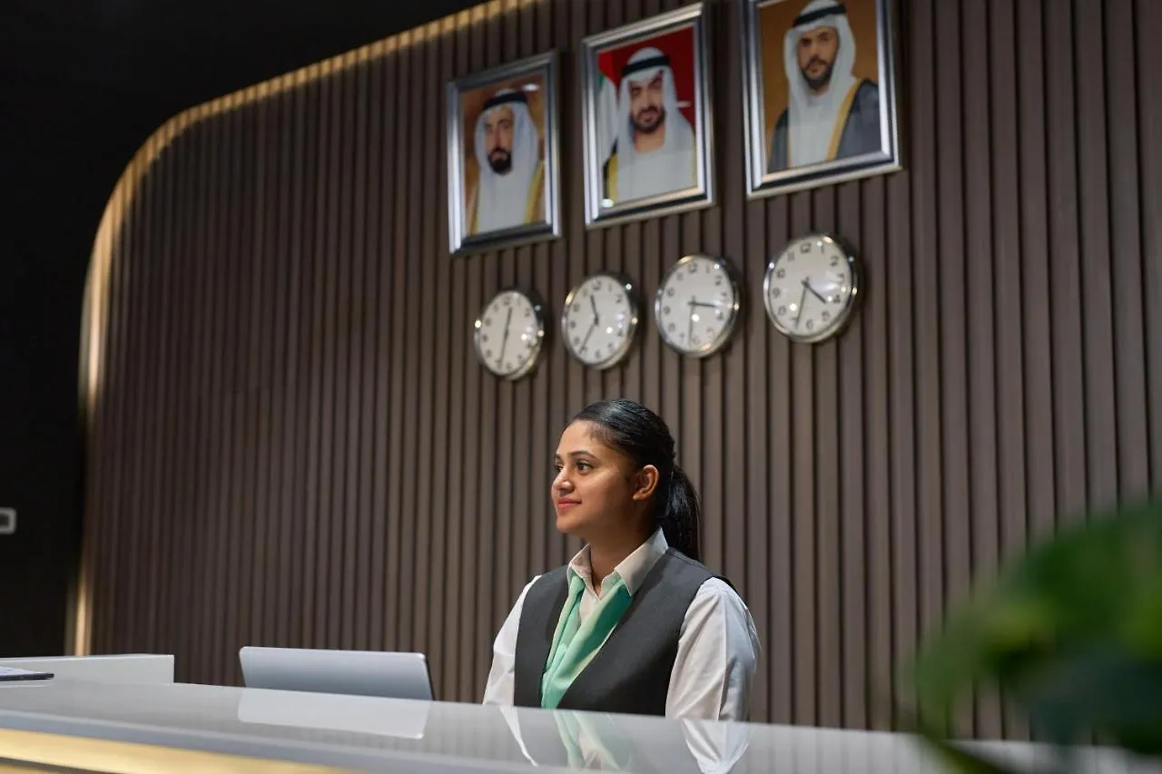 Hotel Holiday International Sharjah 4*,